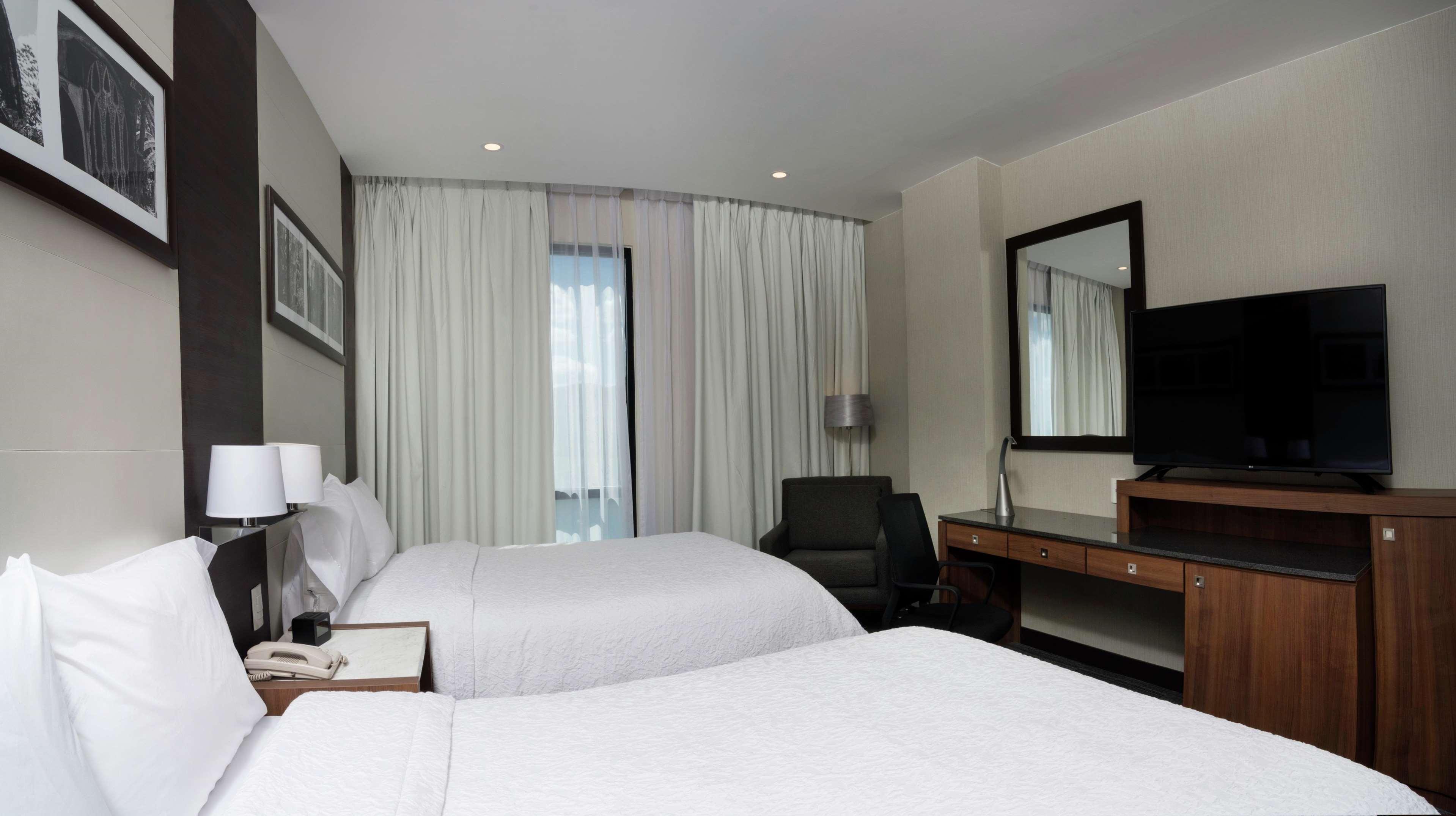 Hampton Inn And Suites San Luis Potosi Slp Eksteriør billede
