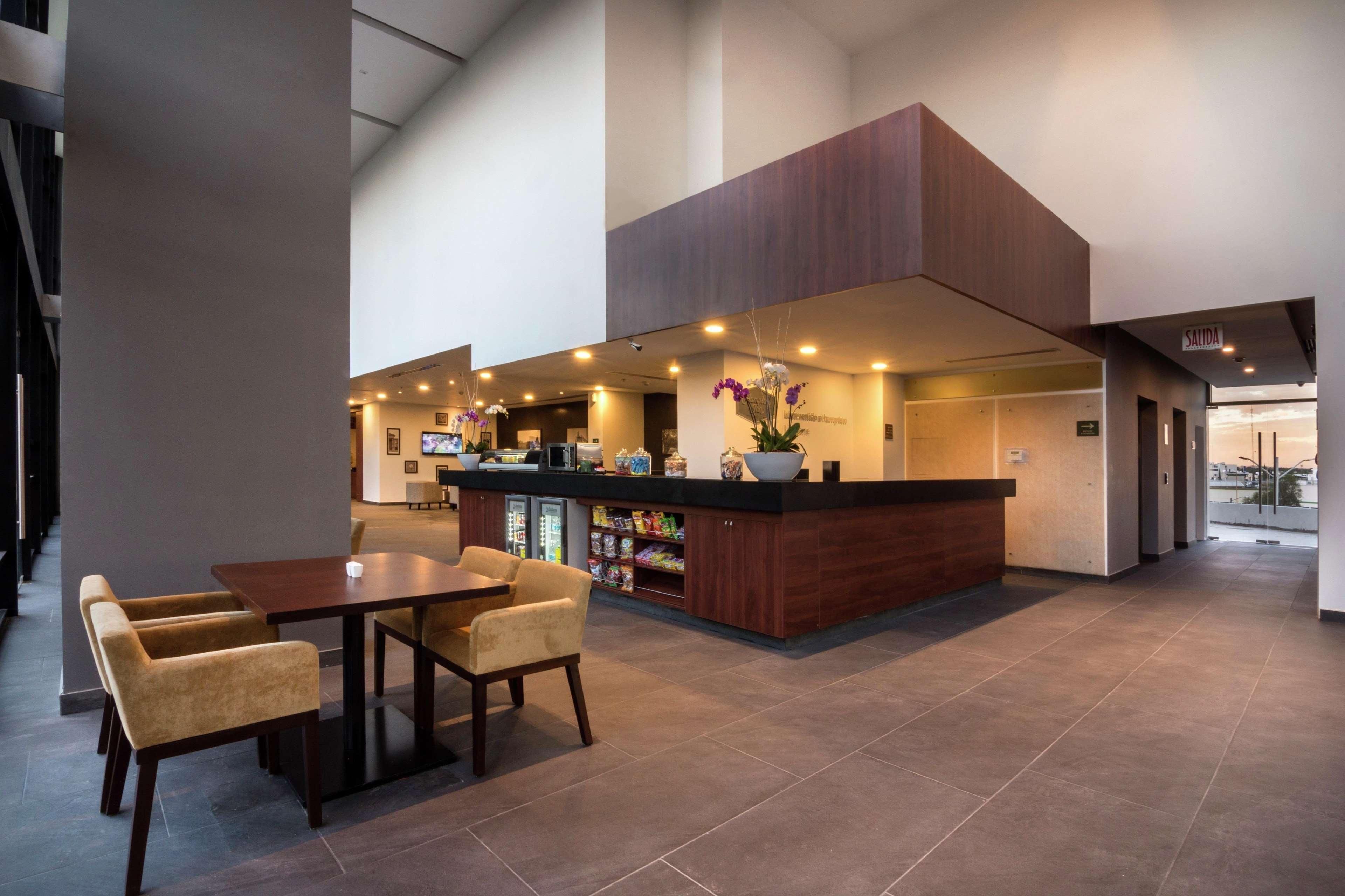 Hampton Inn And Suites San Luis Potosi Slp Eksteriør billede