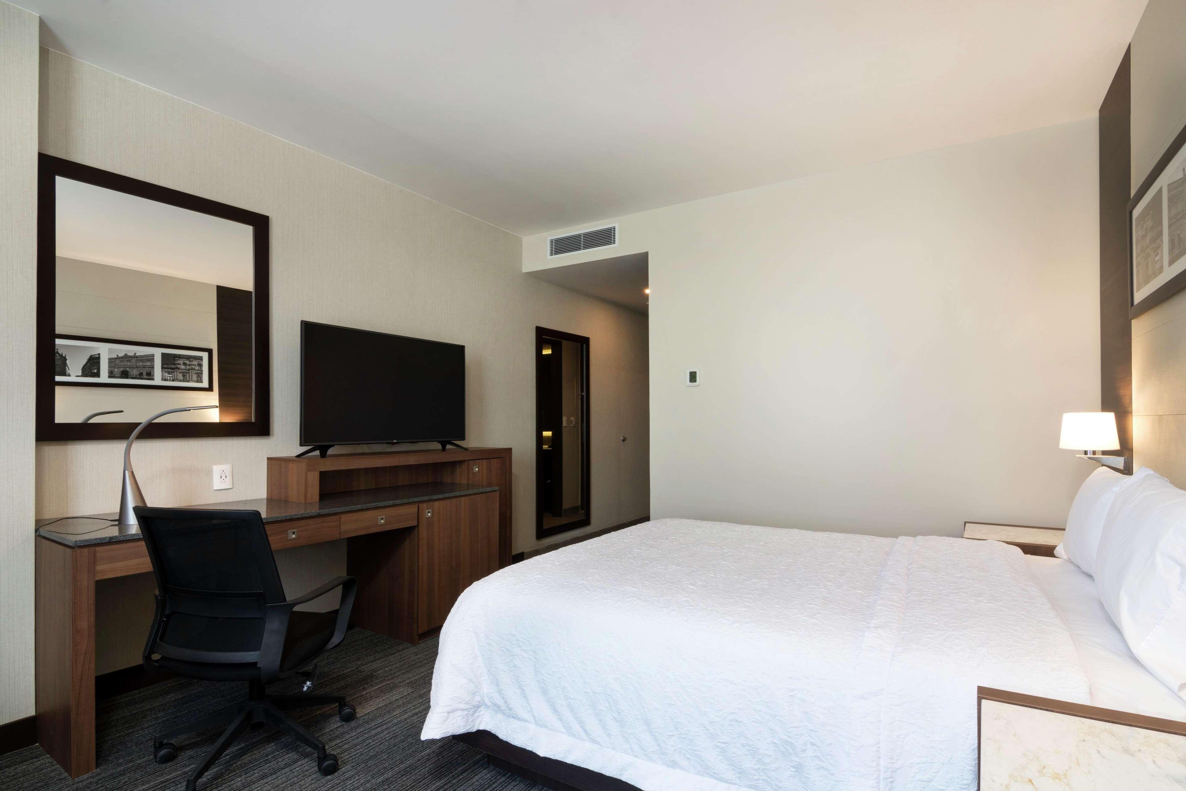 Hampton Inn And Suites San Luis Potosi Slp Eksteriør billede