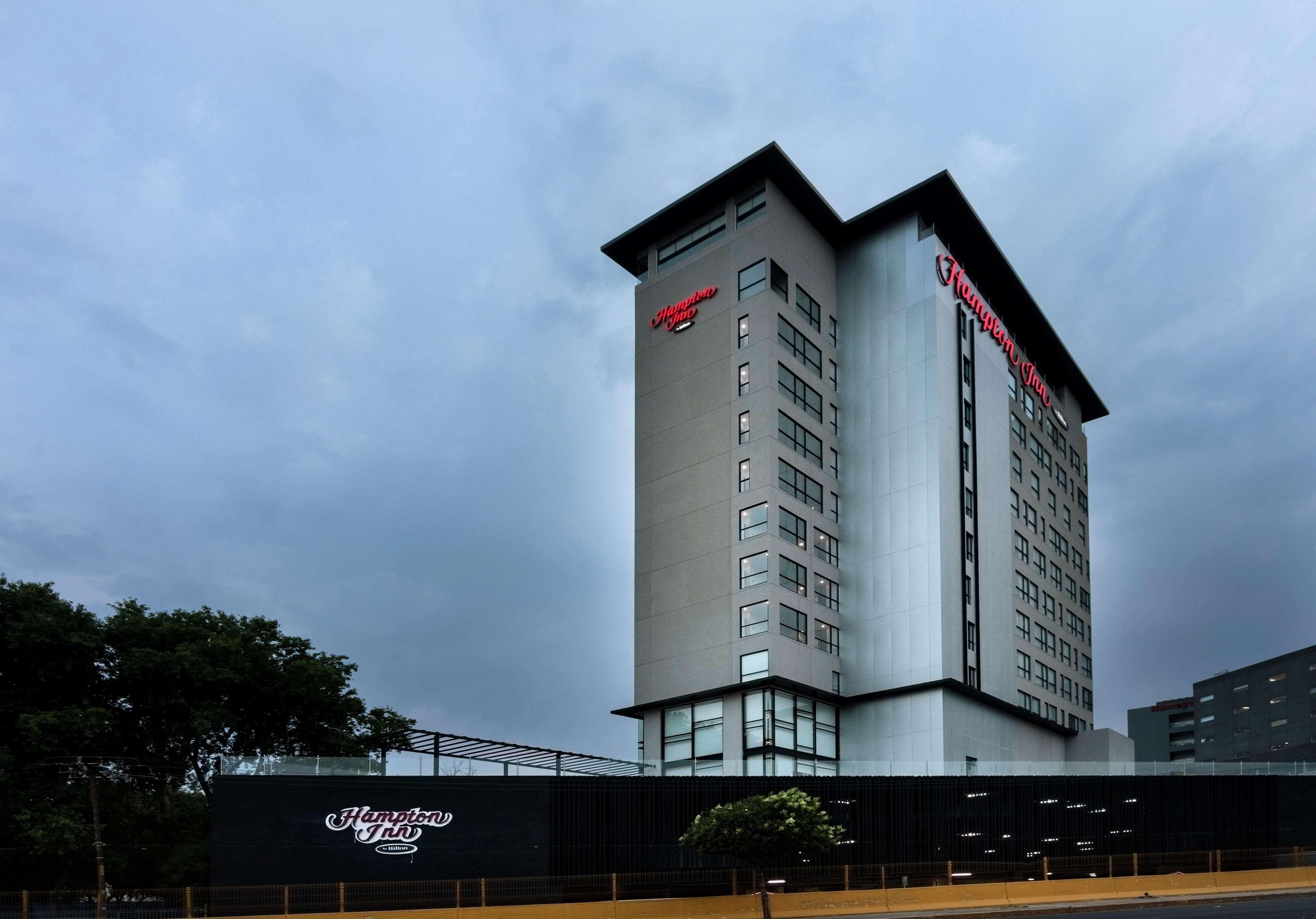 Hampton Inn And Suites San Luis Potosi Slp Eksteriør billede