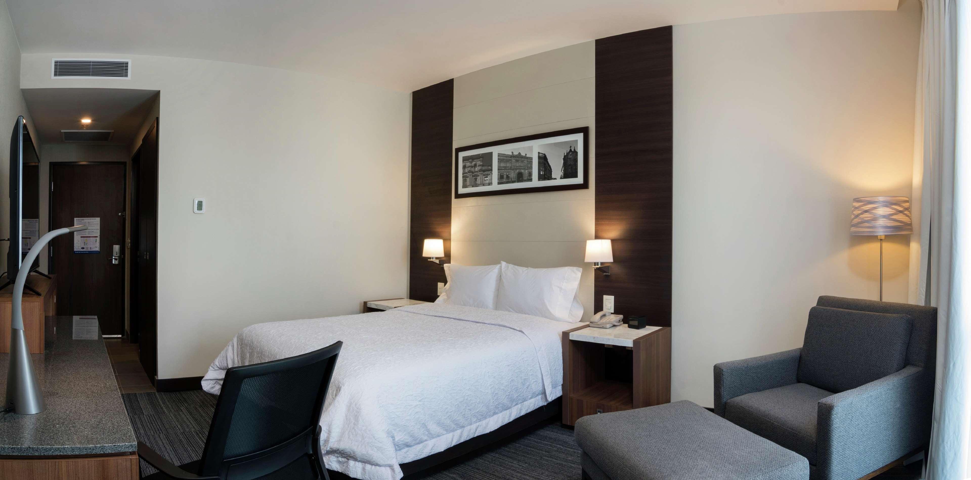 Hampton Inn And Suites San Luis Potosi Slp Eksteriør billede